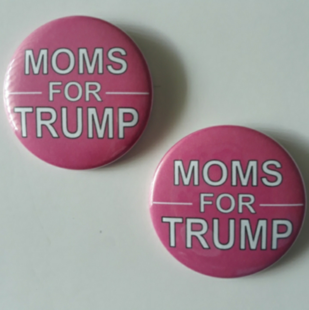 (New) Moms For Trump Pinback Button Set